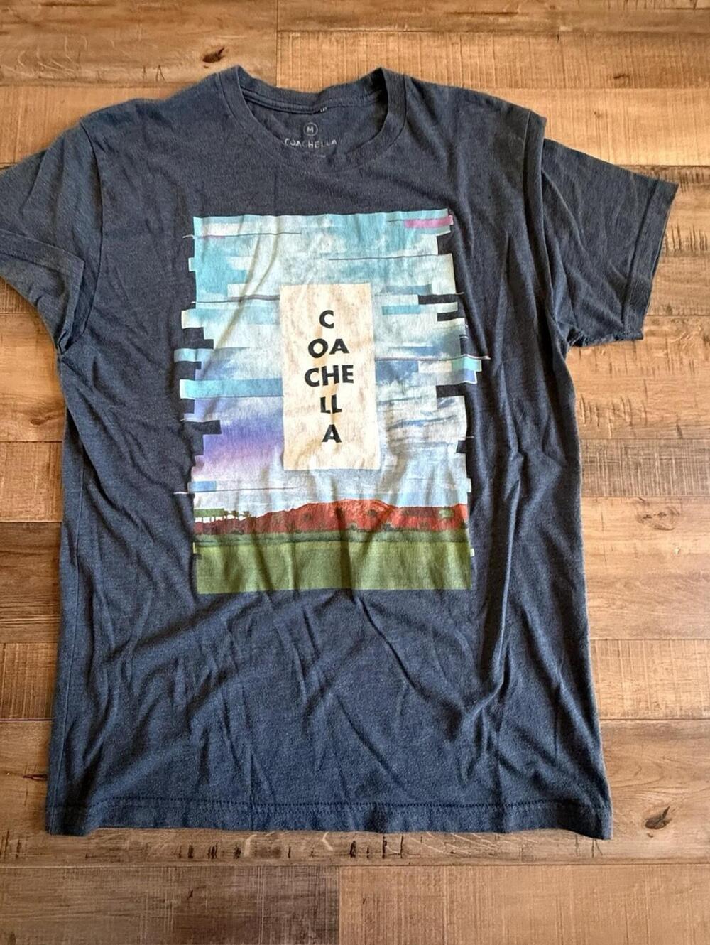 Coachella Music Festival T-Shirt Womens Medium Crew Neck Short Sleeve 2012